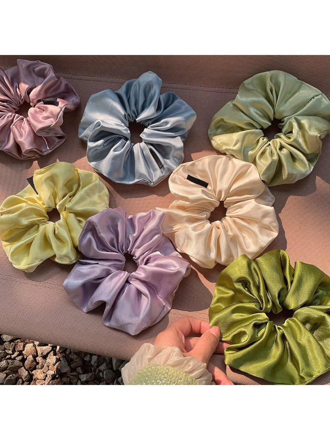 Gifty - Elegant Solid Smocked Scrunchie