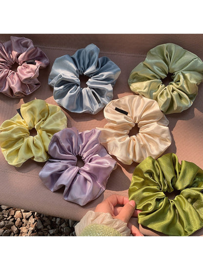 Gifty - Elegant Solid Smocked Scrunchie