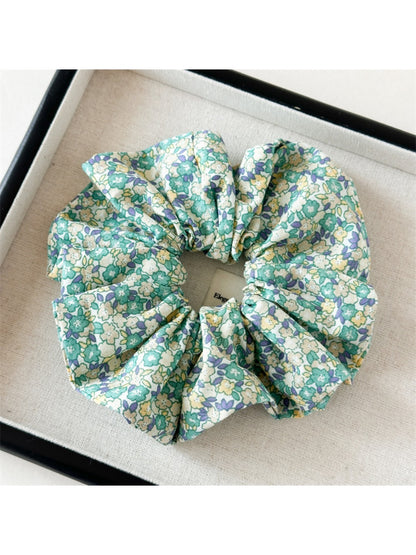 Gifty - Floral Checkered Hair Scrunchie
