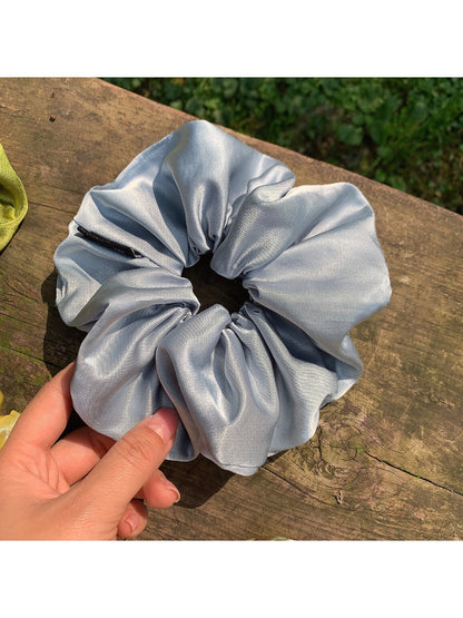 Gifty - Elegant Solid Smocked Scrunchie