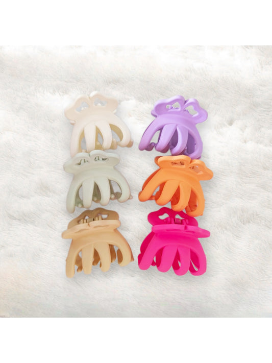 Beau - Fashion Crown Shaped Hollow Plastic Claw Clip