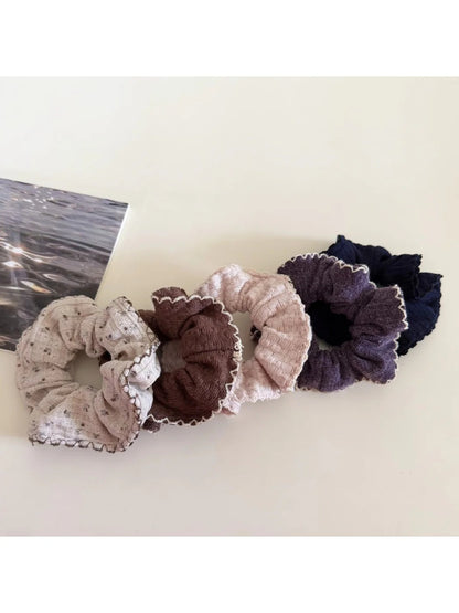 Gifty - Youthful Knotted Hair Scrunchie
