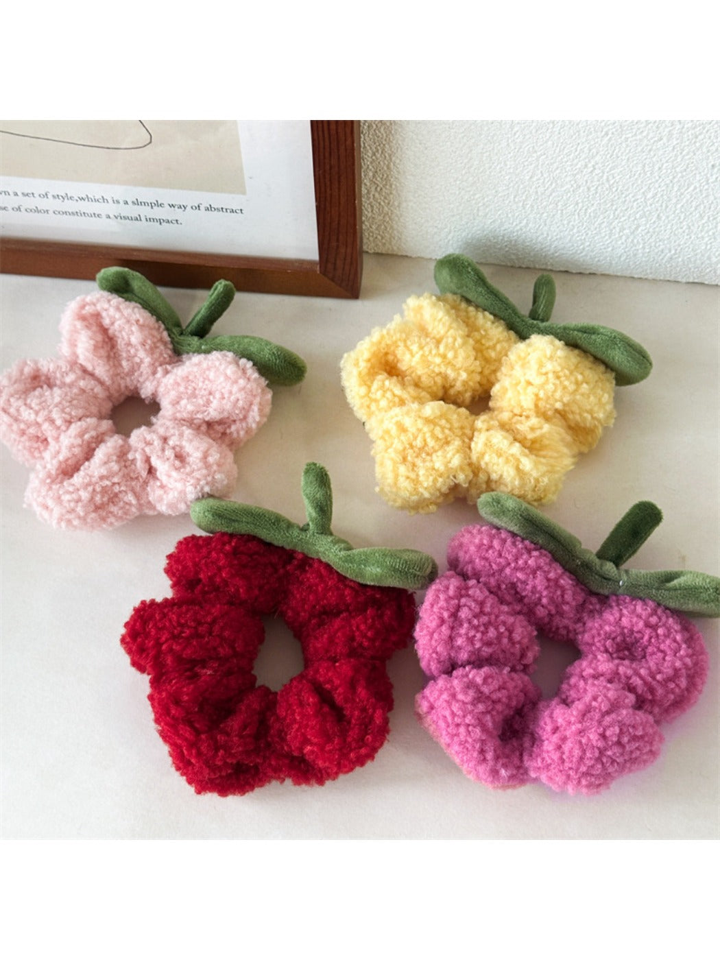 Gifty - Plush Flower Hair Tie