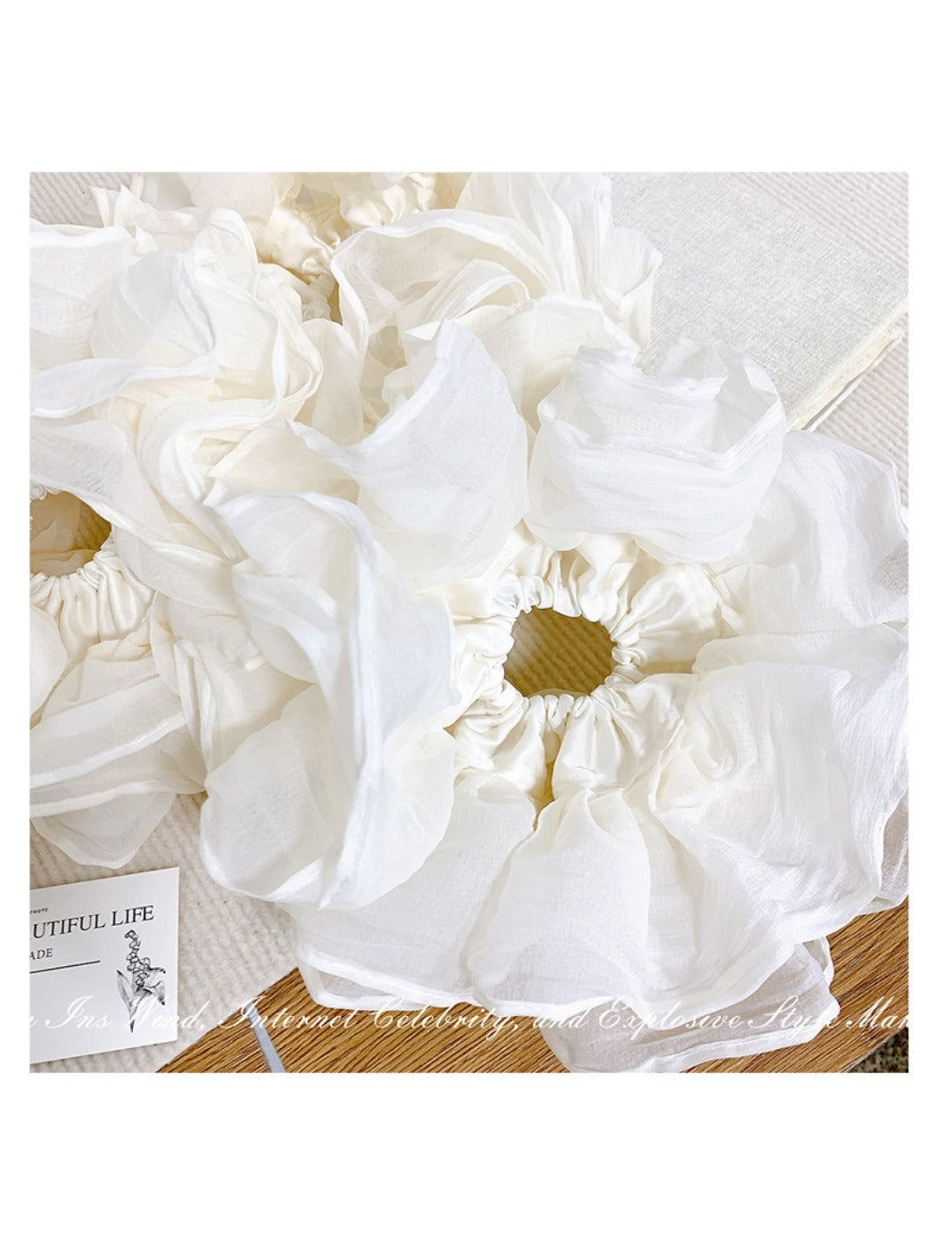 Gifty - White Forest Style Bubble Gauze Scrunchie