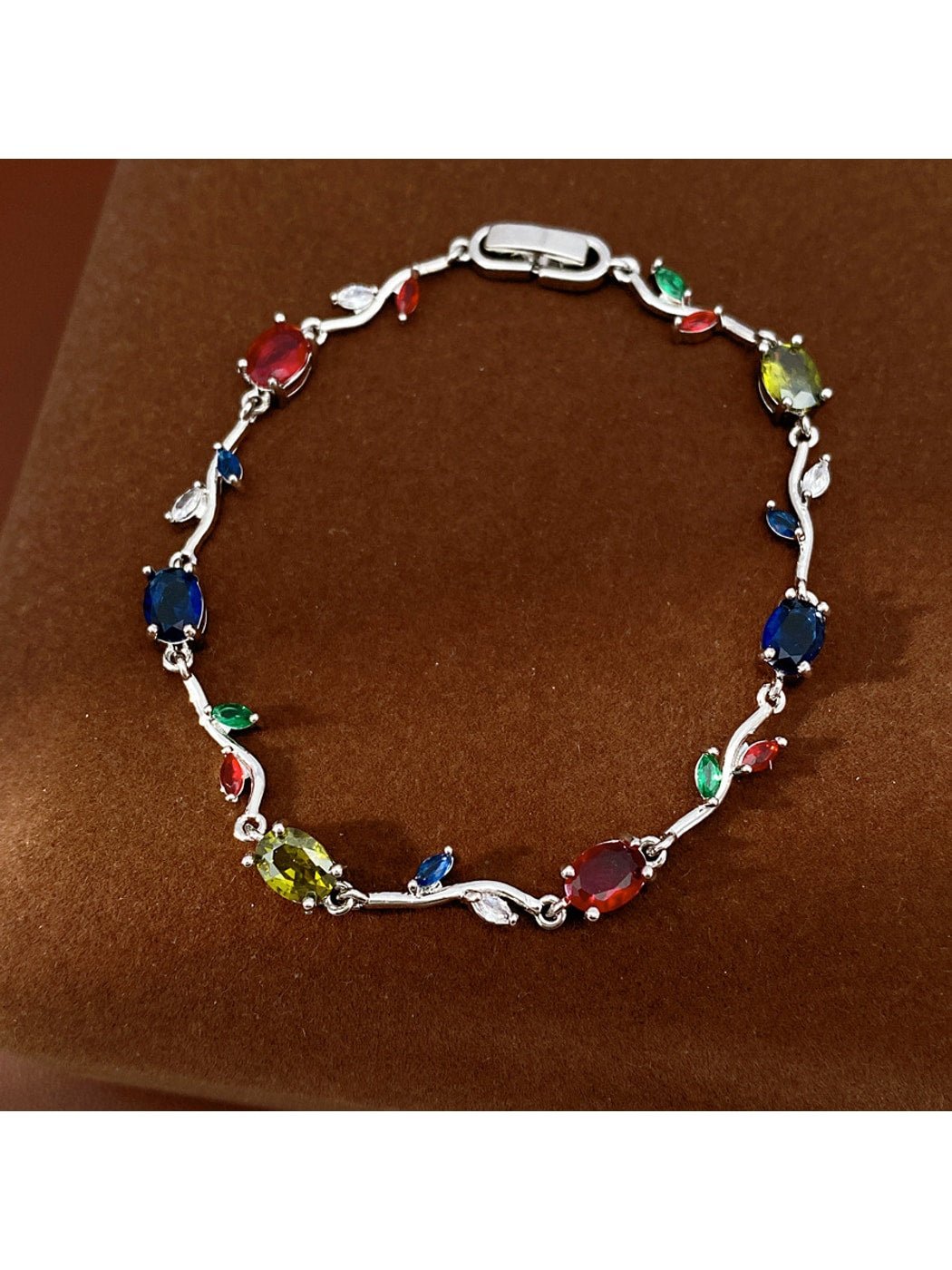 Lovra - Alloy Oval Flower Synthetic Zircon Bracelet