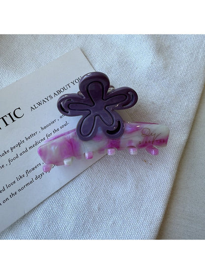 Beau - Minimally Designed Floral Acetate Hair Clip