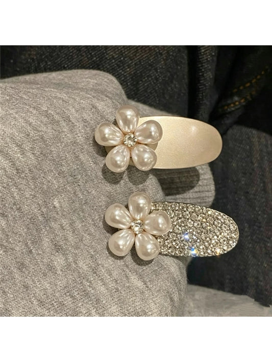 Beau - Geometric Floral Detail Alloy Hair Clip
