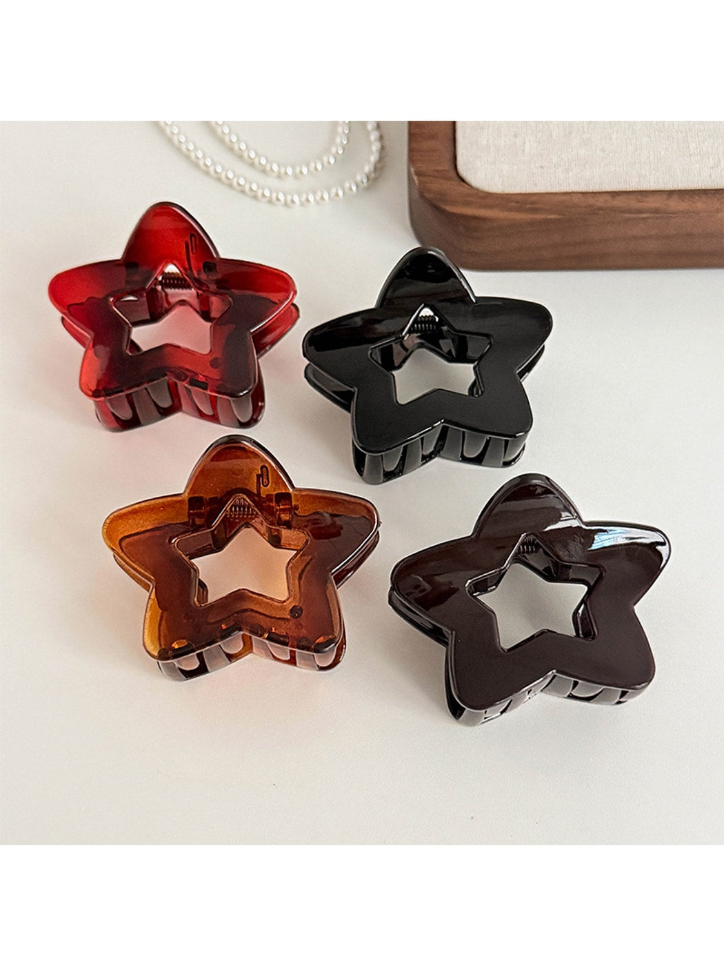 Beau - Glossy Hollow Star Plastic Alloy Claw Clip