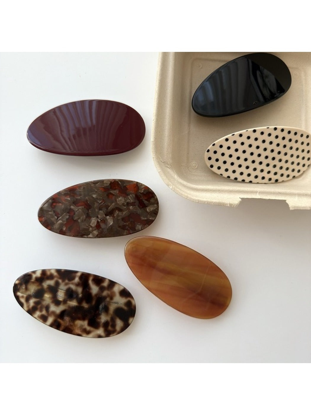 Beau - Stylish Oval Shaped Hair Clip