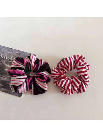 Gifty - Colorful Knitted Striped Scrunchie