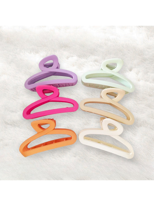 Beau - Matte Hollow Geometric Plastic Hair Claw Clip