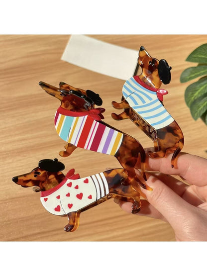 Side view of Beau dachshund claw clip highlighting curved clip mechanism