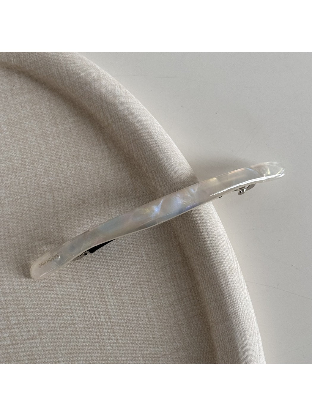 Beau - Slim Long Bar Spring Closure Hair Clip