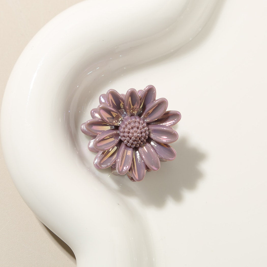 Beau - Minimalist Petal Shape Floral Claw Hair Clip