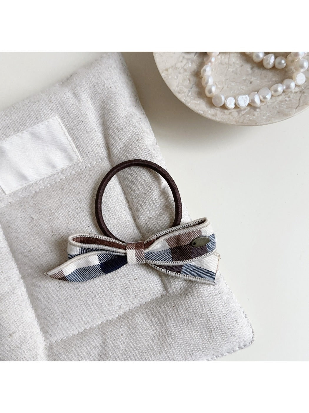 Gifty - Bow Shaped Hair Ties and Hair Clips