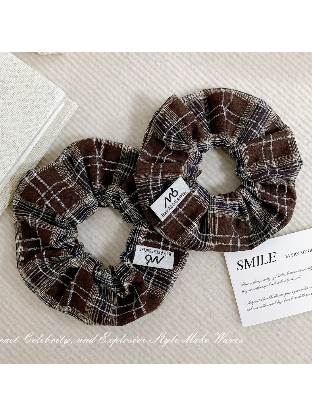 Gifty - Retro Plaid Hair Loop