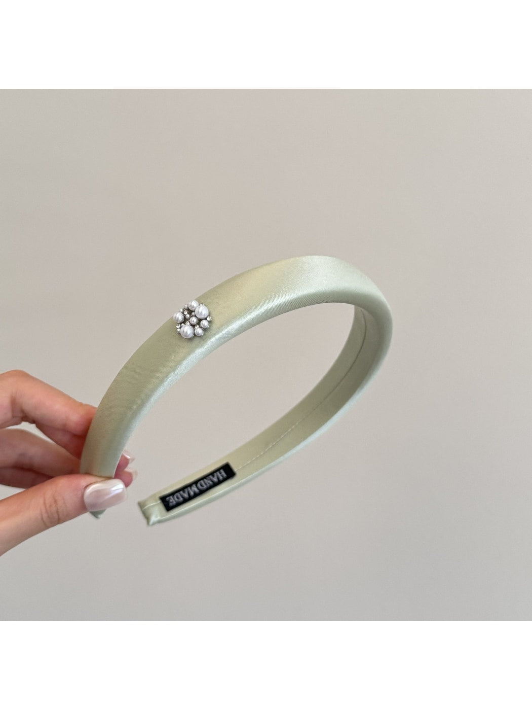 Gifty - Floral Detail Satin Finish Women's Headband