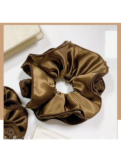 Gifty - Chic Leopard Pattern Scrunchie