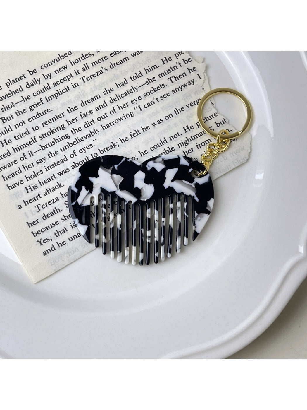 Keypus - Mini Heart Shaped Comb Keychain