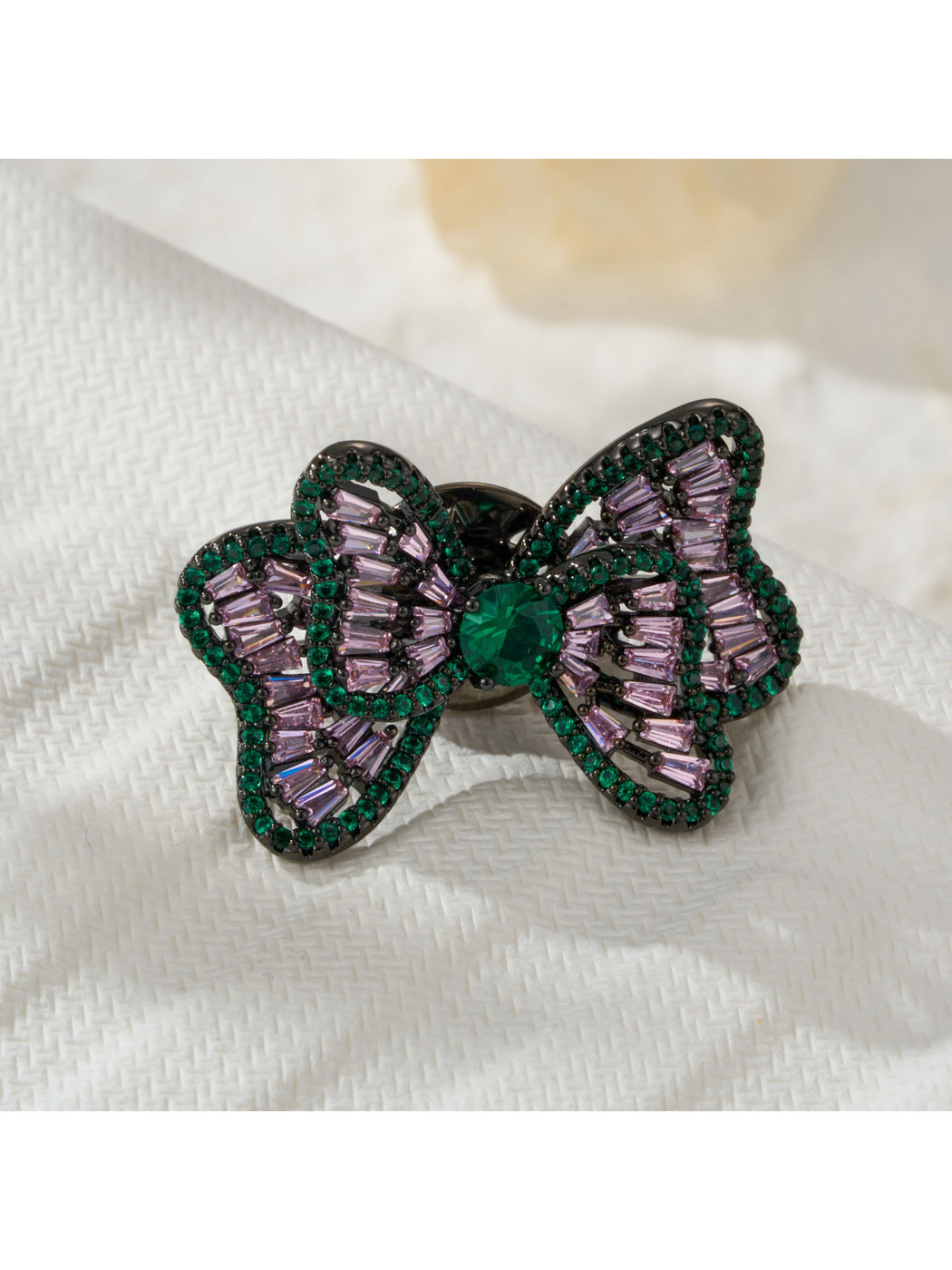 Brovia - Refined Butterfly Bow Decorative Brooch