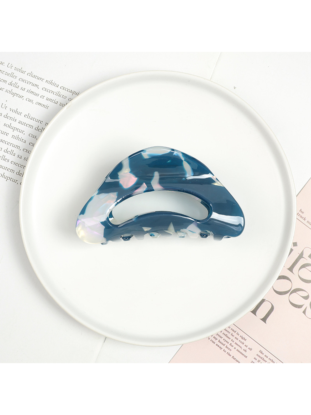 Beau - Acrylic Geometric Pattern Curved Claw Clip