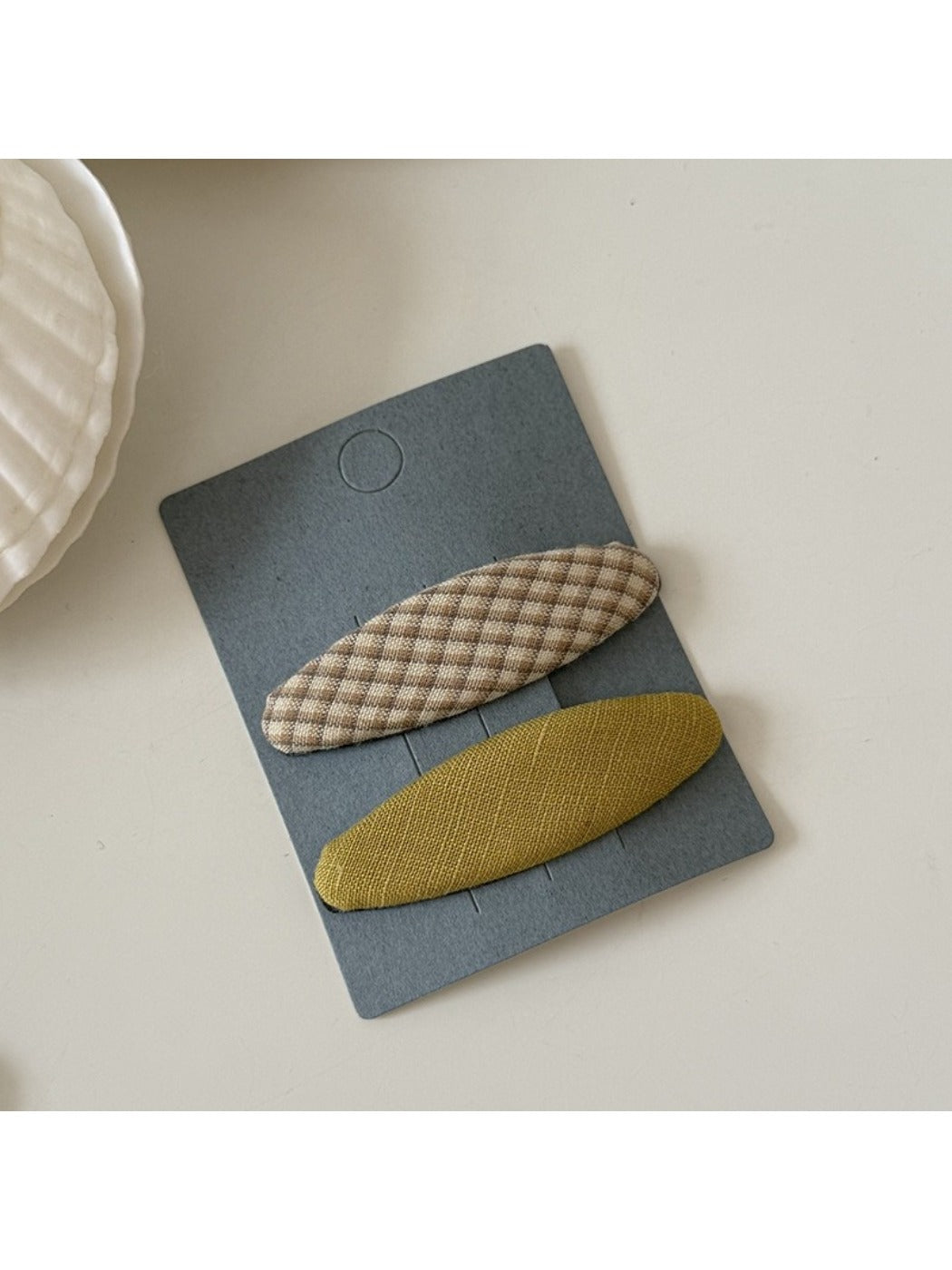 Beau - Plaid Oval Shaped Hair Clip