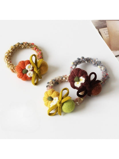 Gifty - Elegant Floral Hair Tie
