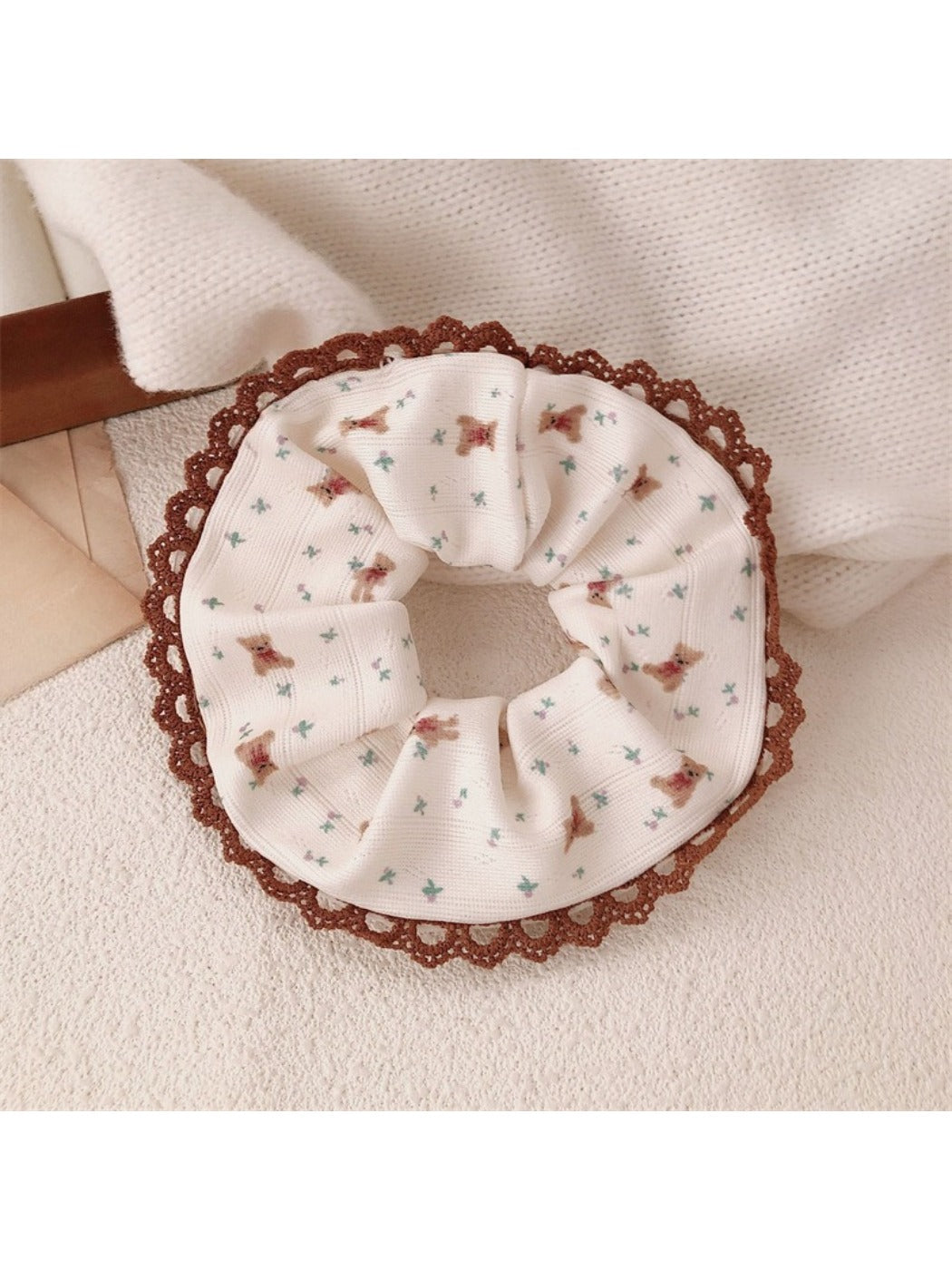 Gifty - Adorable Teddy Bear Lace Scrunchie