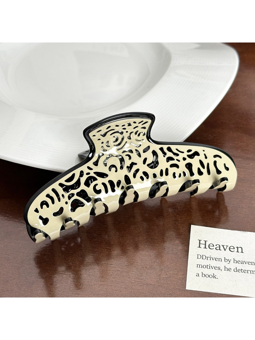 Beau - Embroidered Universal Shark Hair Clip