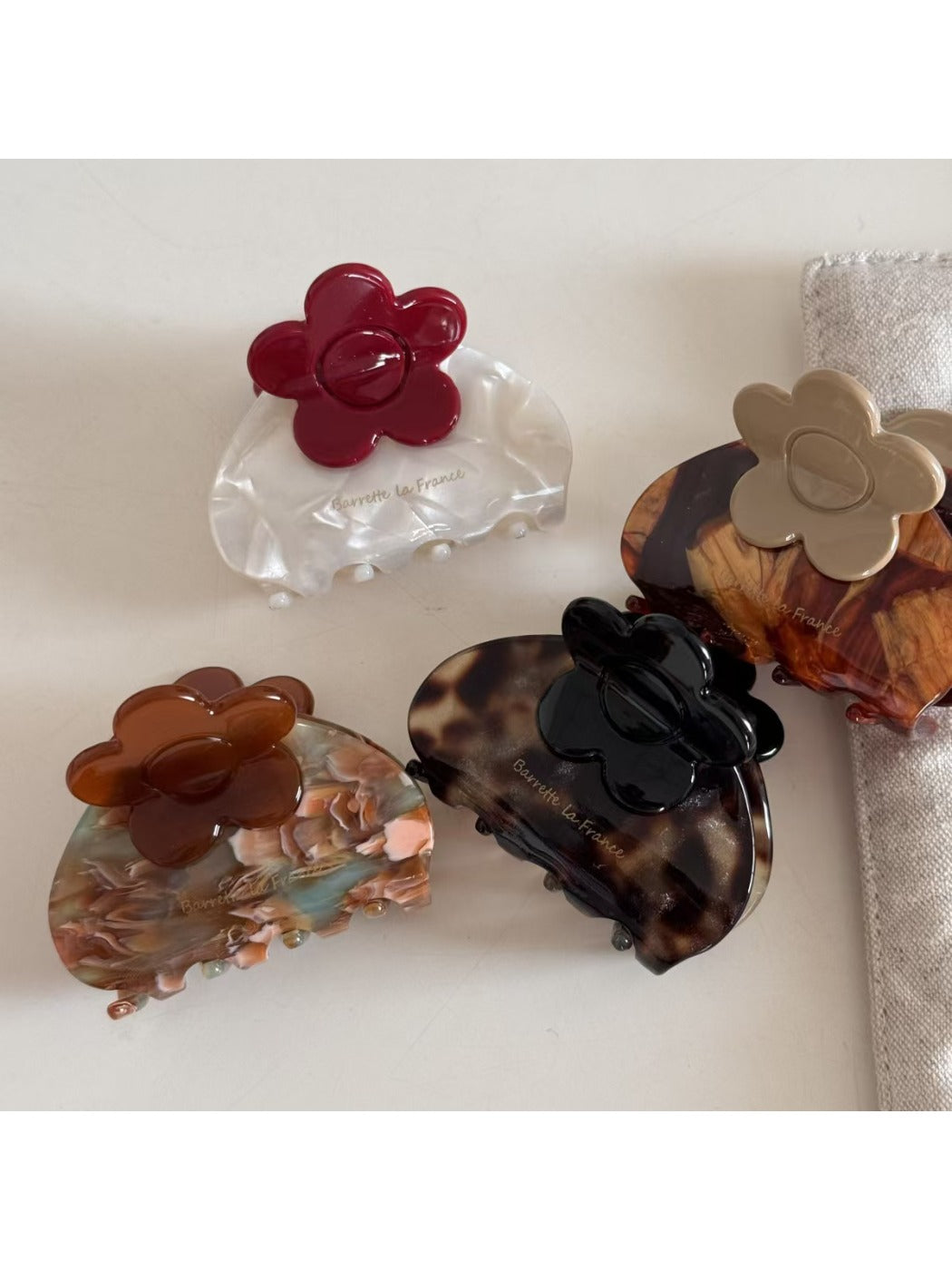 Beau - Cute Flower Pattern Acetate Hair Clip