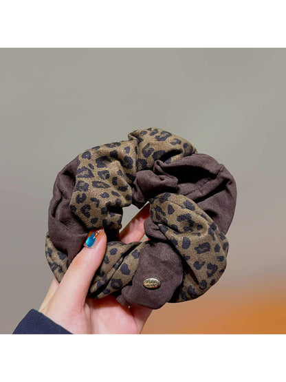 Gifty - Leopard Print Hair Scrunchies