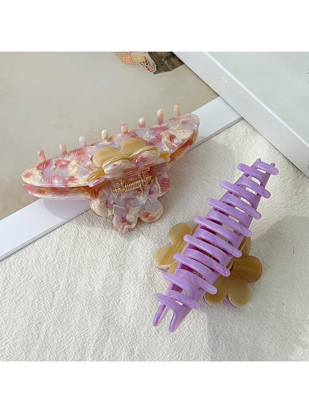 Beau - Acetate Flower Shaped Hair Clip