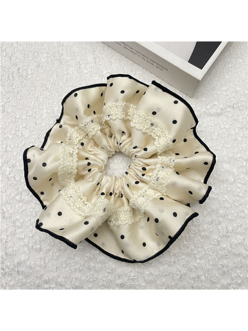Gifty - Polka Dot Lace Satin Hair Loop