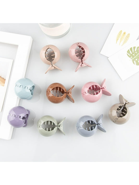 Beau - Cute Solid Color Fish Shaped Claw Clip