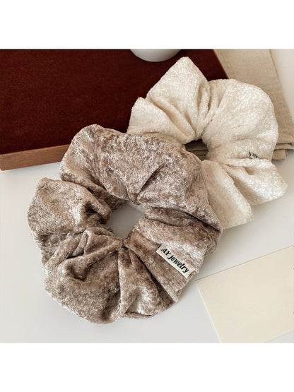 Gifty - Solid Color Plush Scrunchie