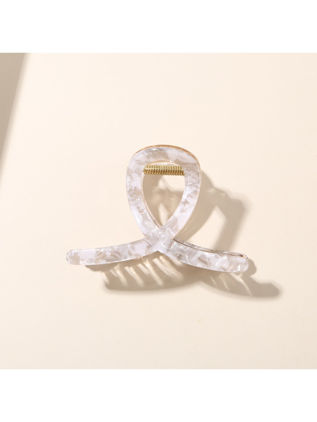 Beau - Minimalist Crisscross Claw Clip