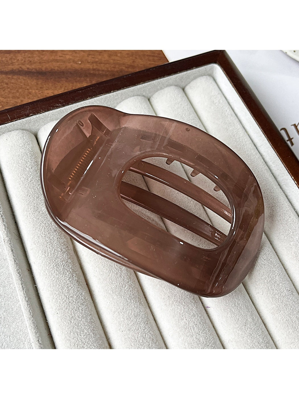 Beau - Glossy Oval Cutout Geometric Back Hair Clip