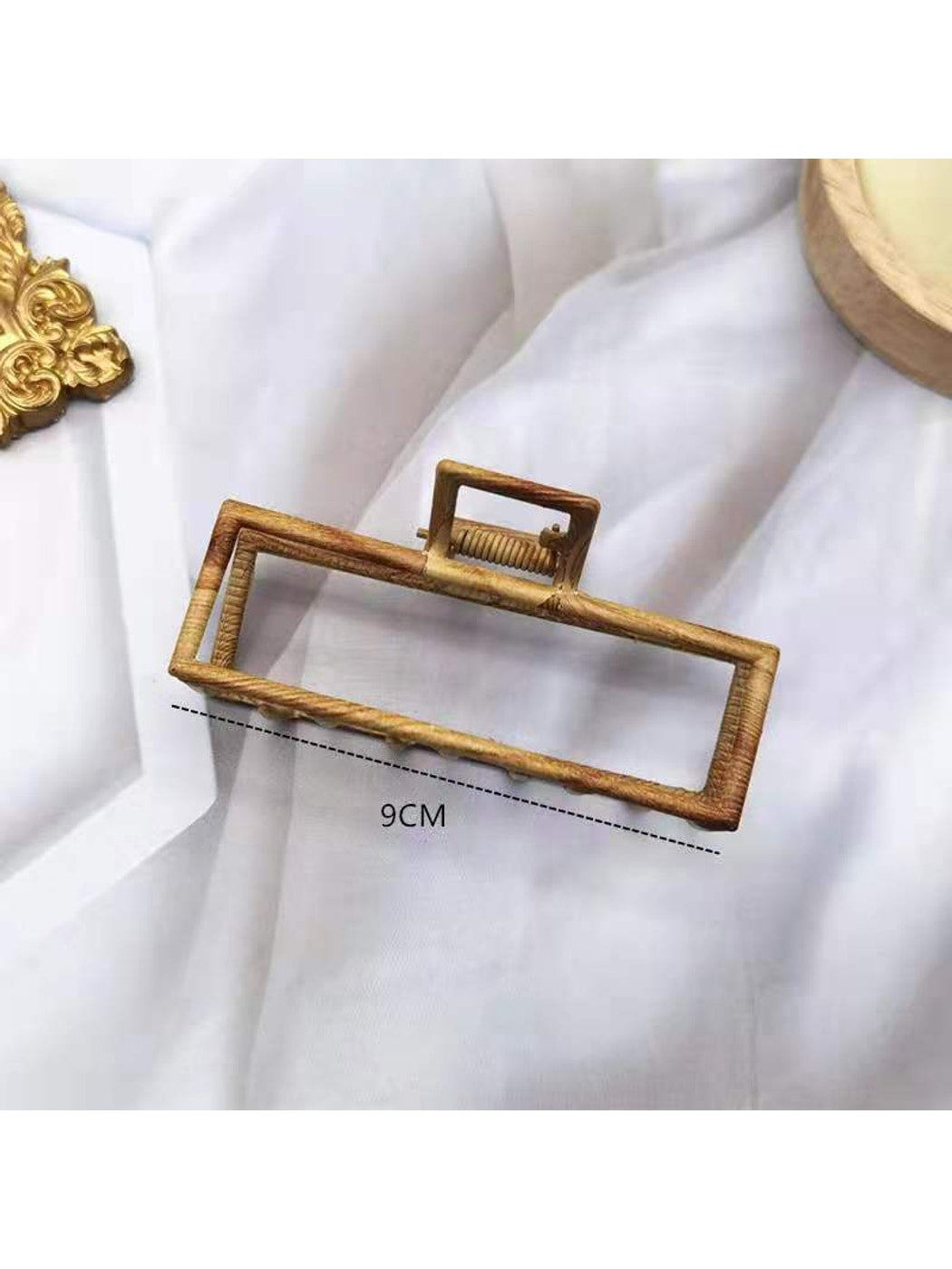 Beau - Cross Loop Alloy Geometric Hair Claw Clip