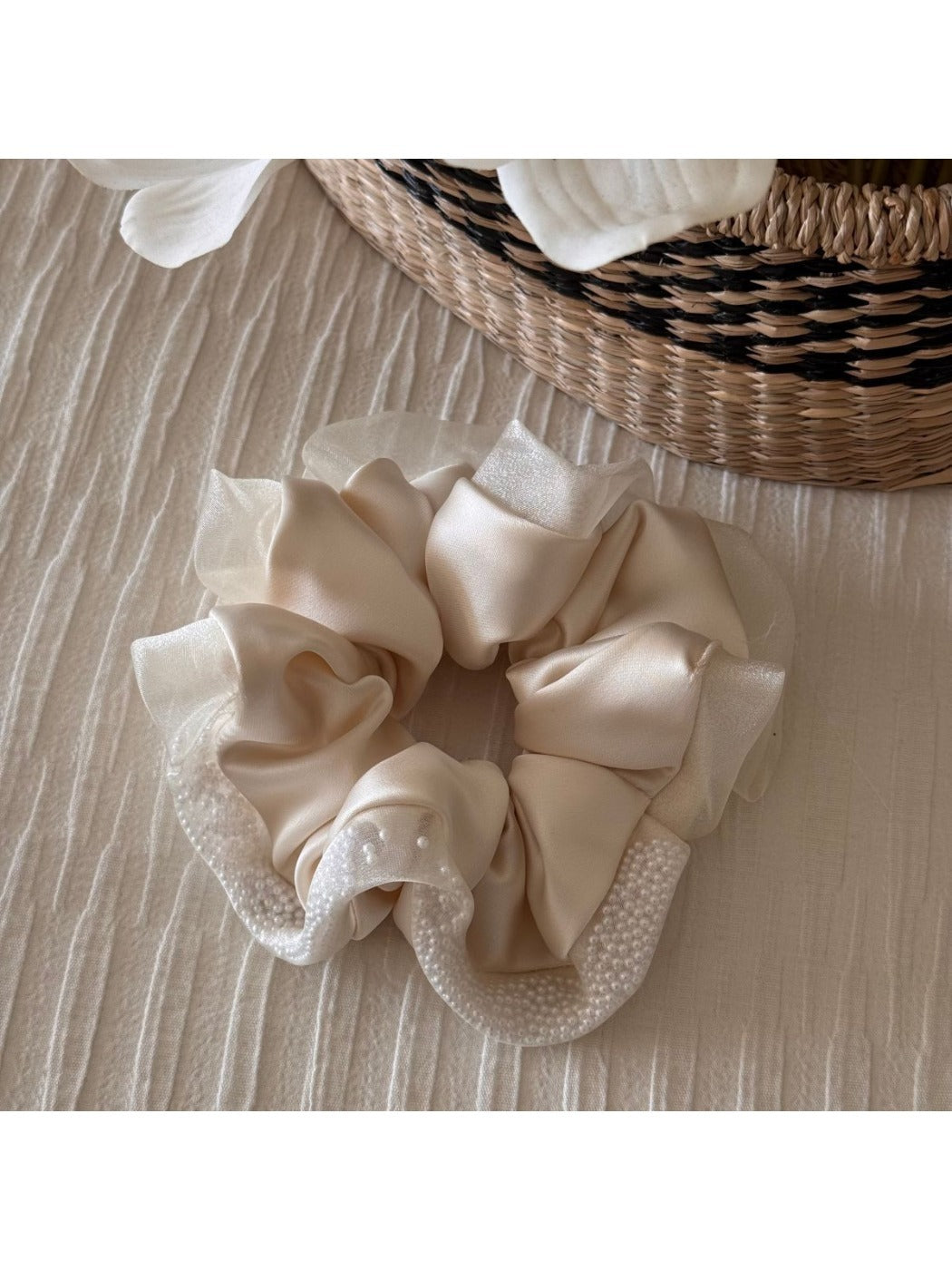 Gifty - Elegant Edged Satin Scrunchie