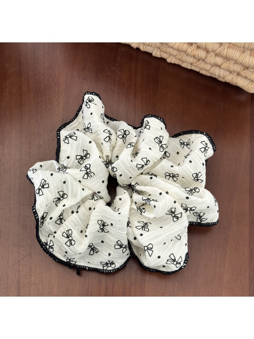 Gifty - Bow Scrunchie Hair Tie