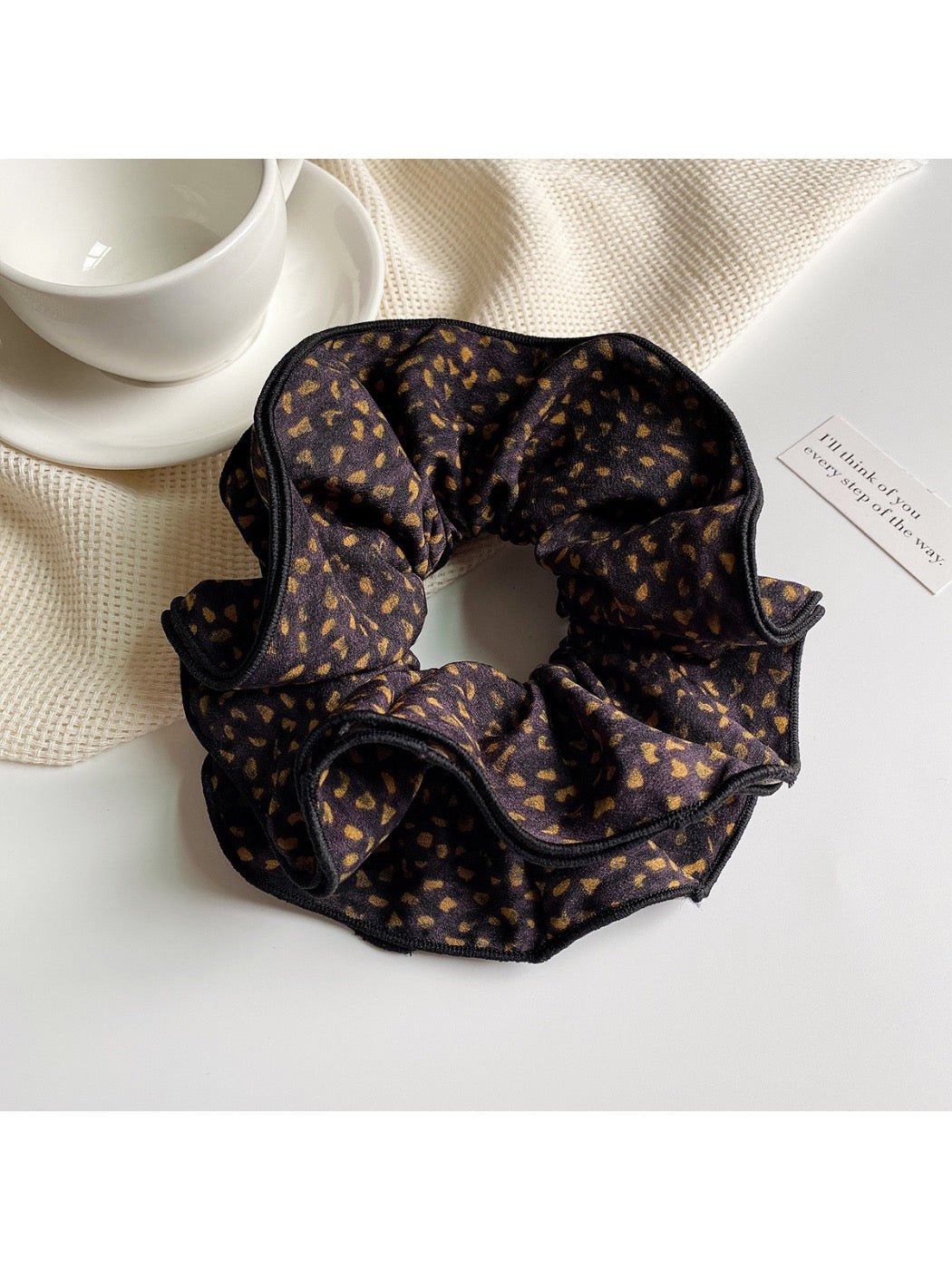 Gifty - Graceful Leopard Print Hair Scrunchies