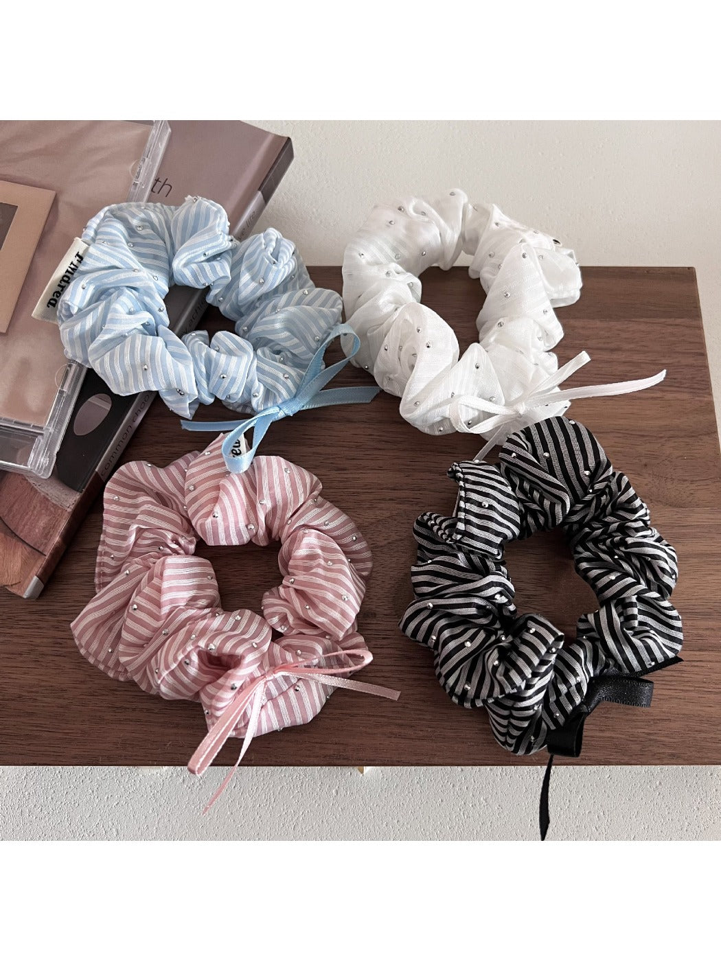 Gifty - Sweet Bow Hair Scrunchie