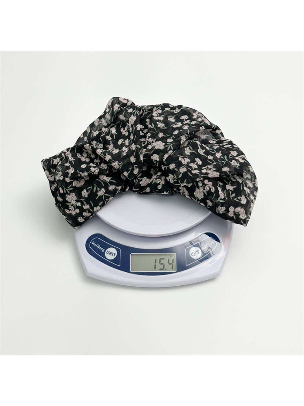 Gifty - Oversized Floral Print Fabric Scrunchie