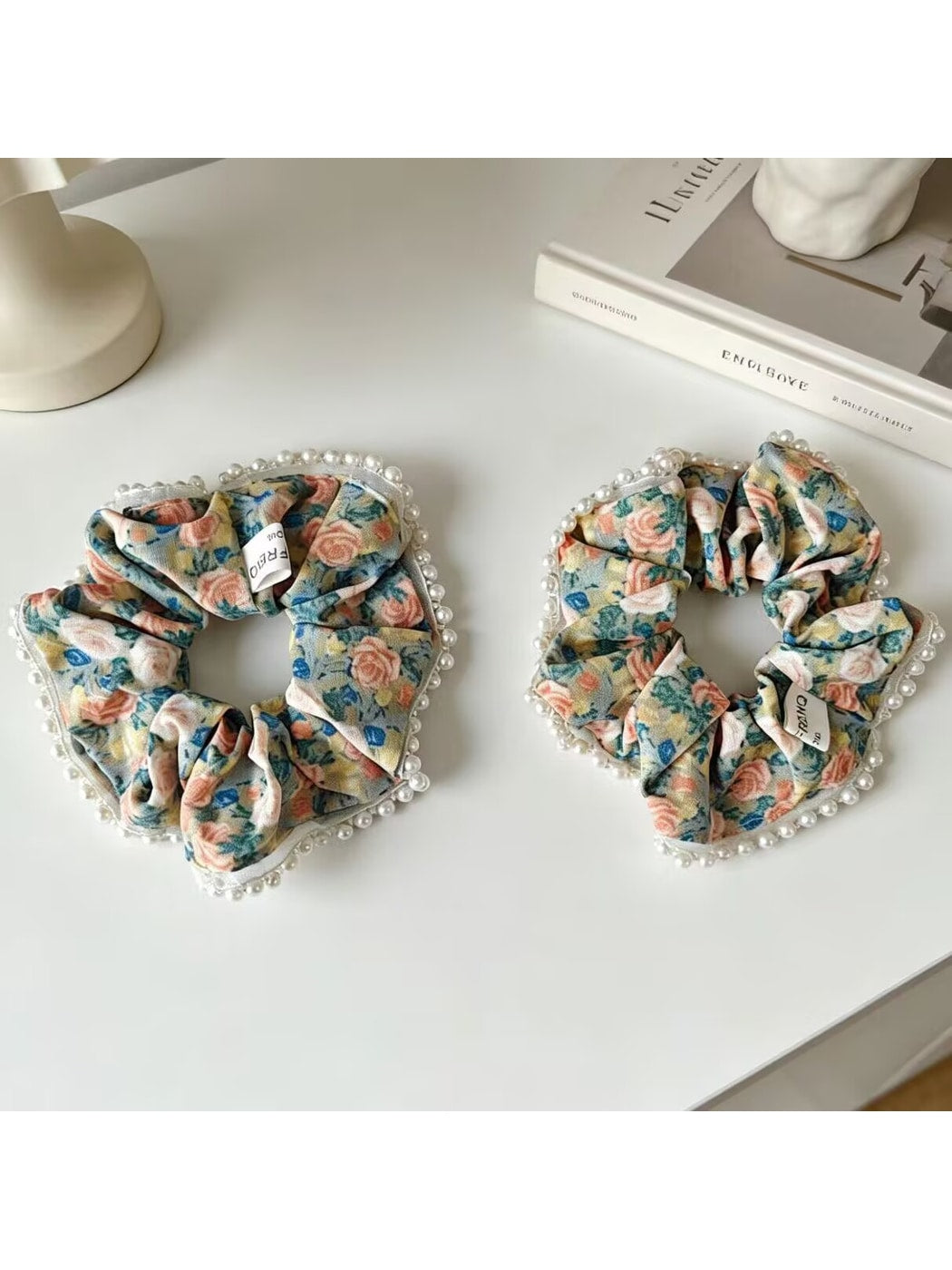 Gifty - Polyester Floral Ruffled Fabric Hair Scrunchie