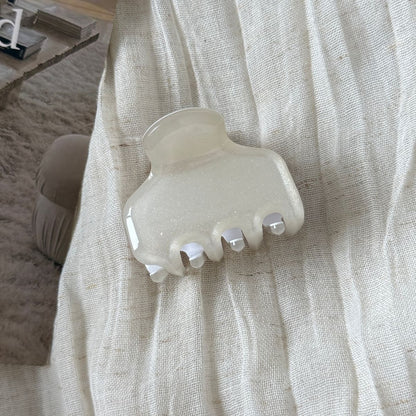 Beau - Glitter Finish Geometric Acrylic Claw Clip