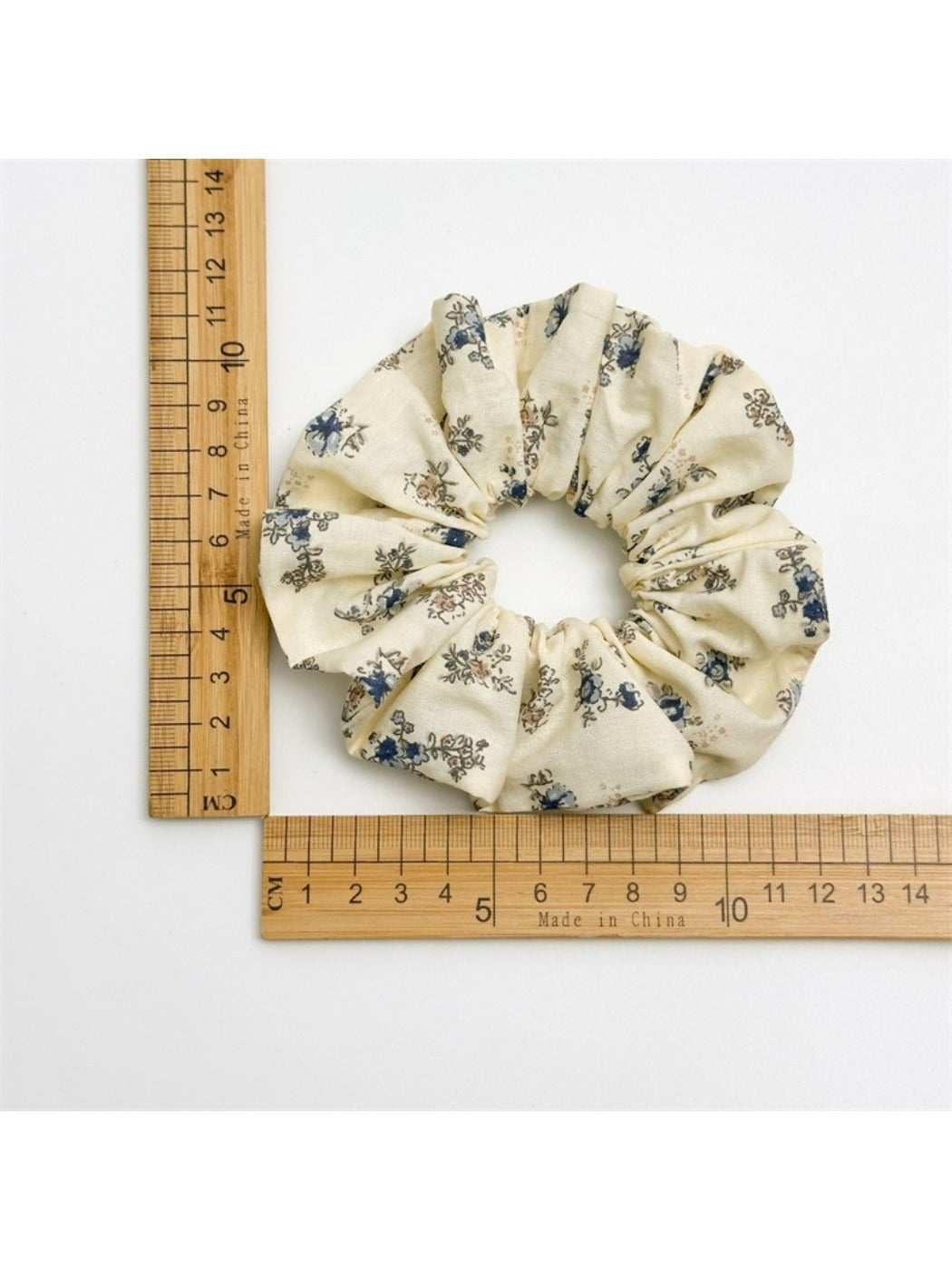 Gifty - Sweet Floral Print Scrunchie