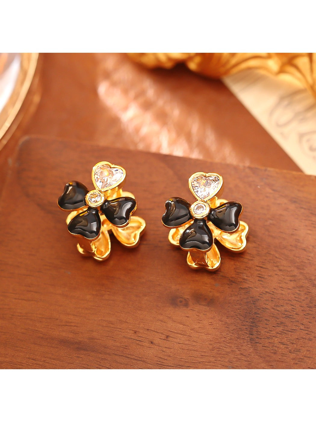Earedge - Four Leaf Clover Resin Earrings