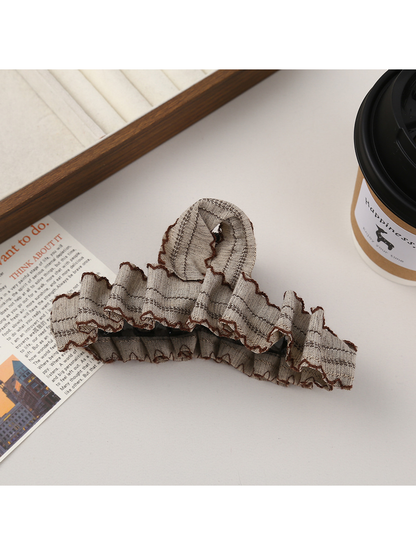 Beau - Pleated Heart Detail Claw Hair Clip