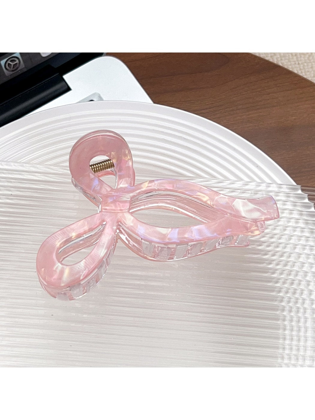 Beau - Plastic Butterfly Bow Geometric Claw Clip