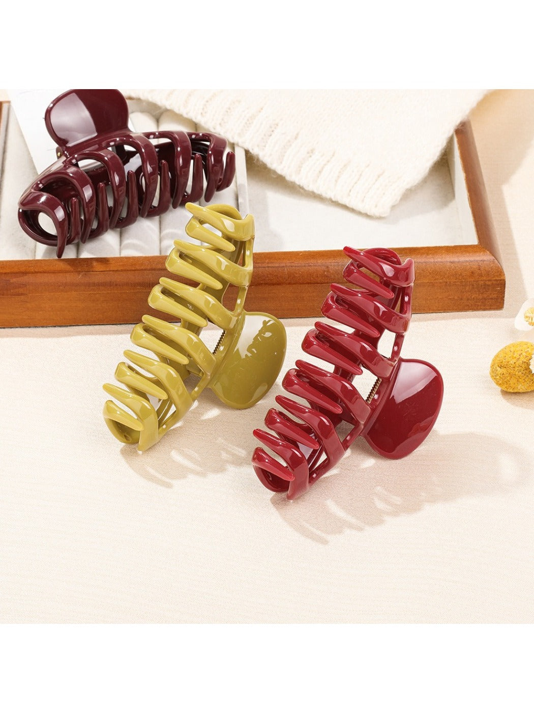 Beau - Solid Color Pumpkin Shaped Claw Clip
